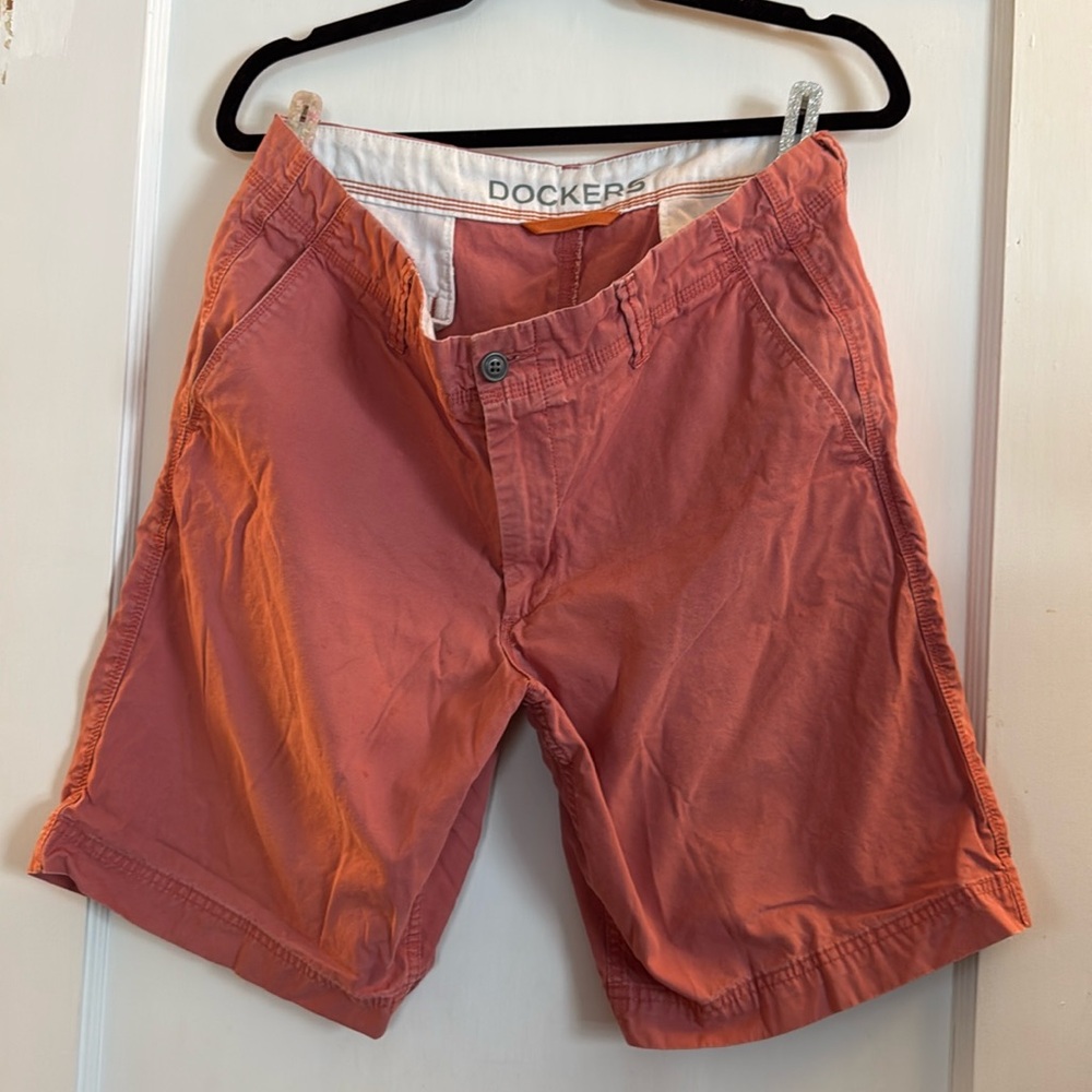 Dockers Men’s shorts, size 34, 8”, salmon, coral